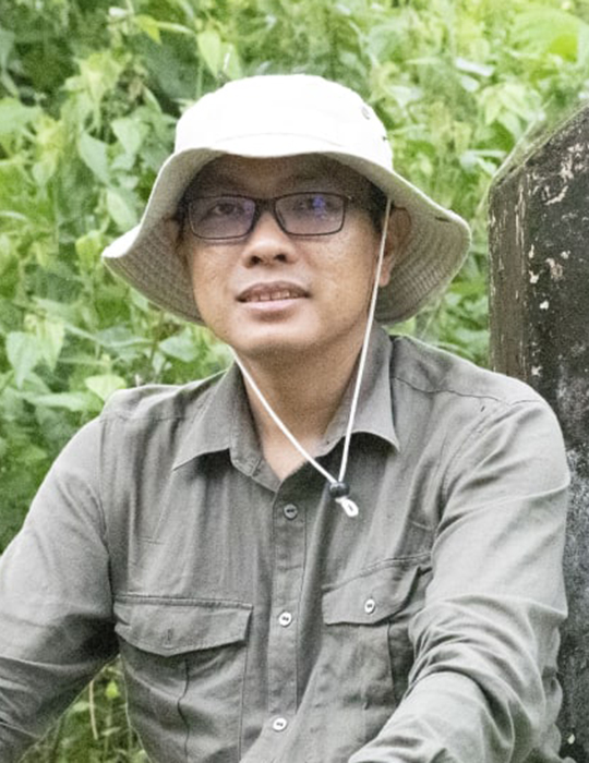 Co-adaptive forest management through forest smart technology and communal social capital