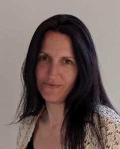 Dr Esther Schuch